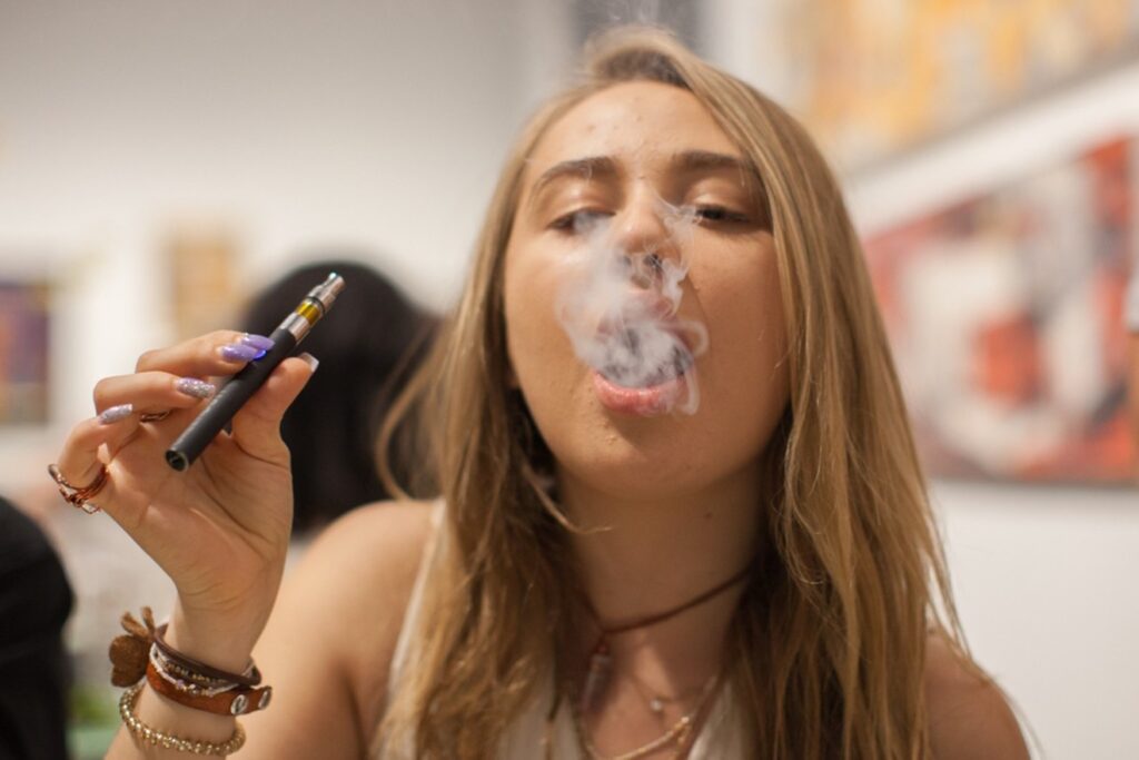 Vaping Delta 8 THC: A Beginner’s Guide