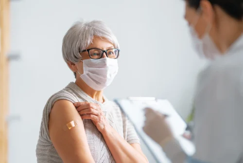 Is the Flu Vaccine Safe for Elderly With Comorbidities?